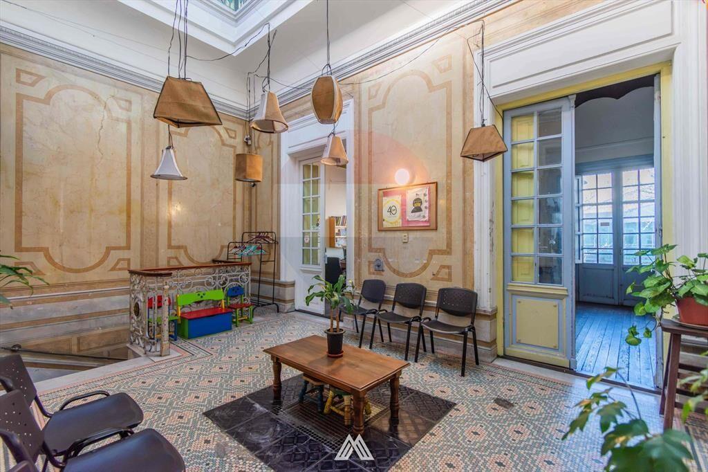 VENTA DE GRAN VIVIENDA + 3 LOCALES EN CENTRO