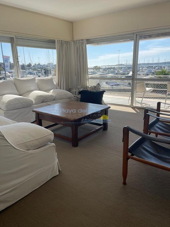 Apartamento de 4 dormitorios en edificio Fontaine