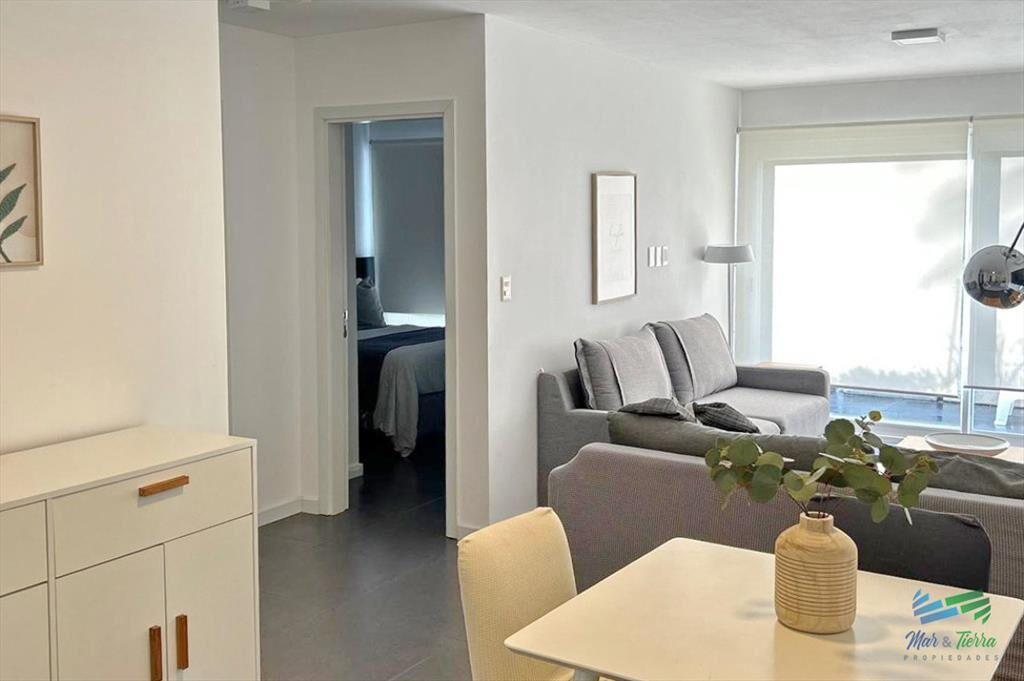 APARTAMENTO DISPONIBLE EN ALQUILER, AMPLIO, EN LA