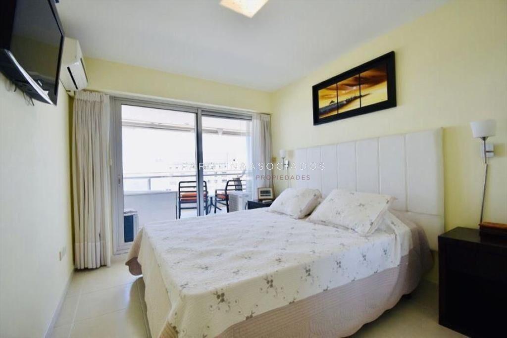 Apartamento en alquiler Playa Mansa 2 dormitorios SEASONS