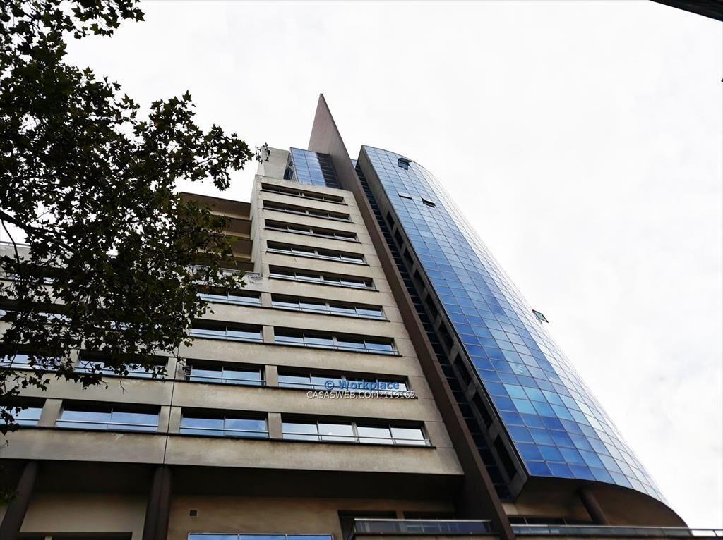 Oficina en el Centro - Alquiler - EDIFICIO DE CATEGORIA