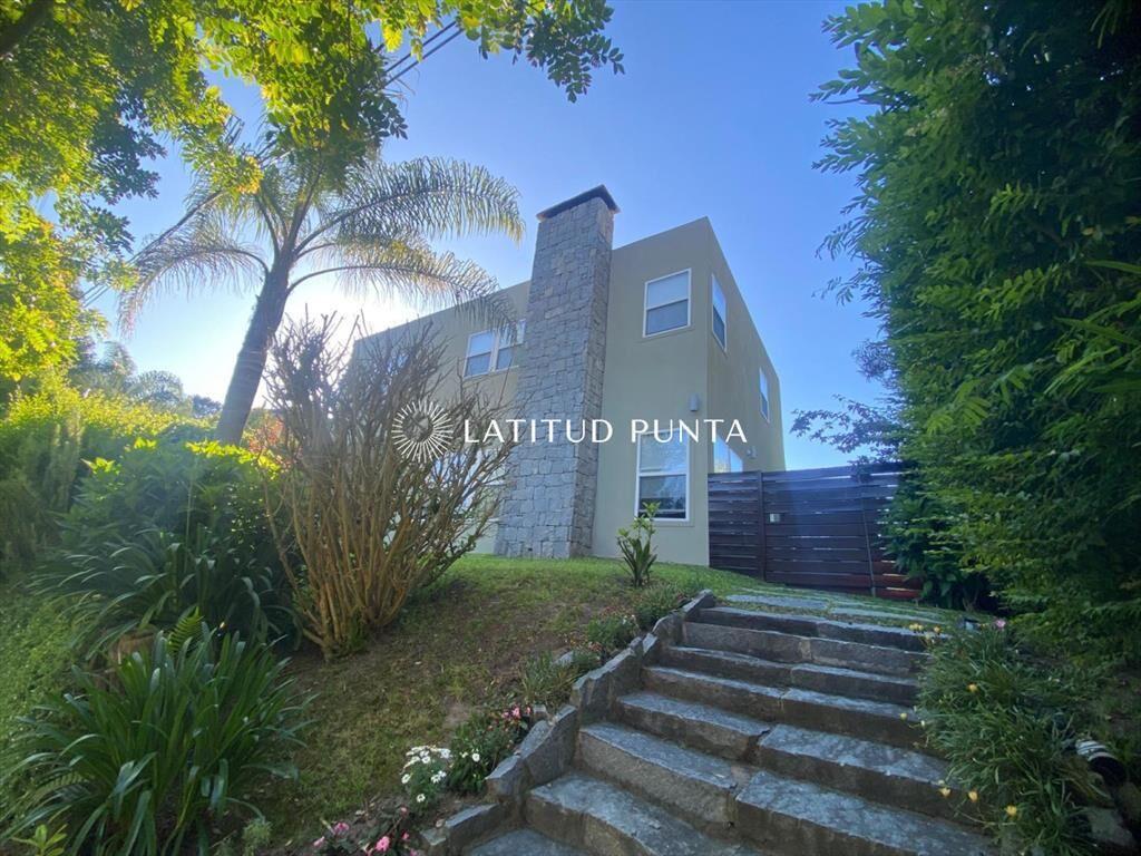 Rincon del Indio, casa en alquiler con piscina