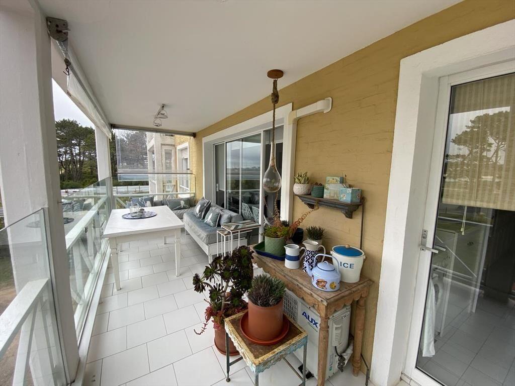 Rambla de la Brava, casi la Barra, 110 m2 , 2 dormitorios,