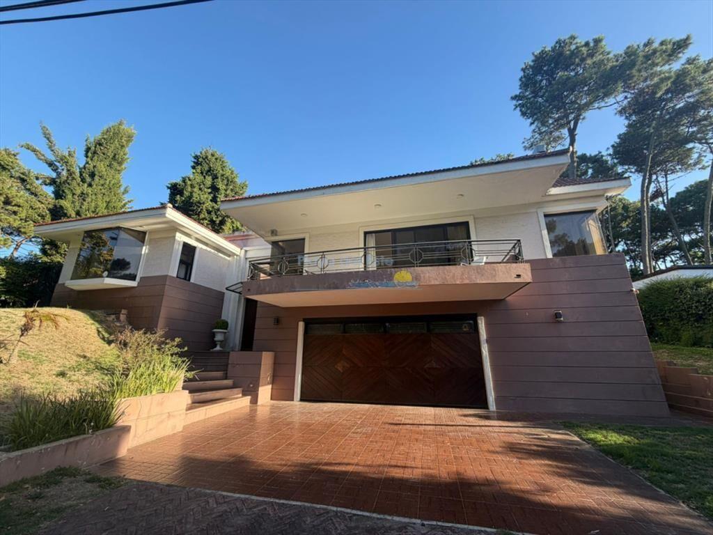 Casa en Alquiler anual U$D 4500 Punta del este 3