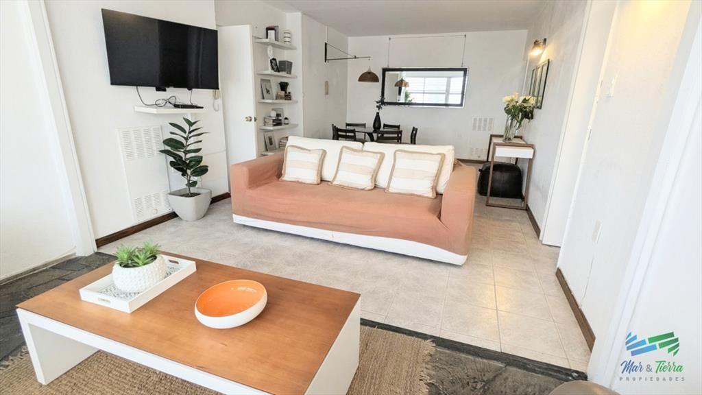 En venta apartamento 2 dormitorios con vista al mar y puert