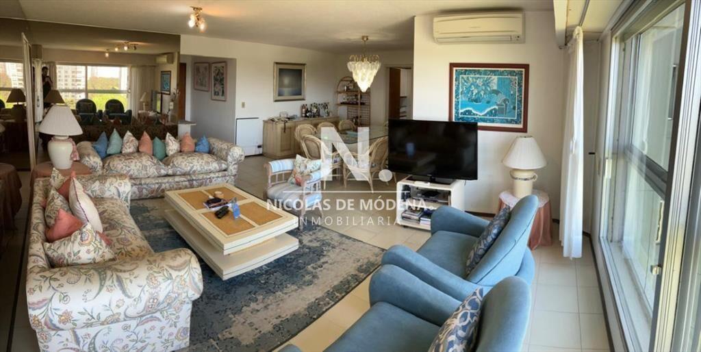 Vende hermoso depto de 3 dormitorios con vista,