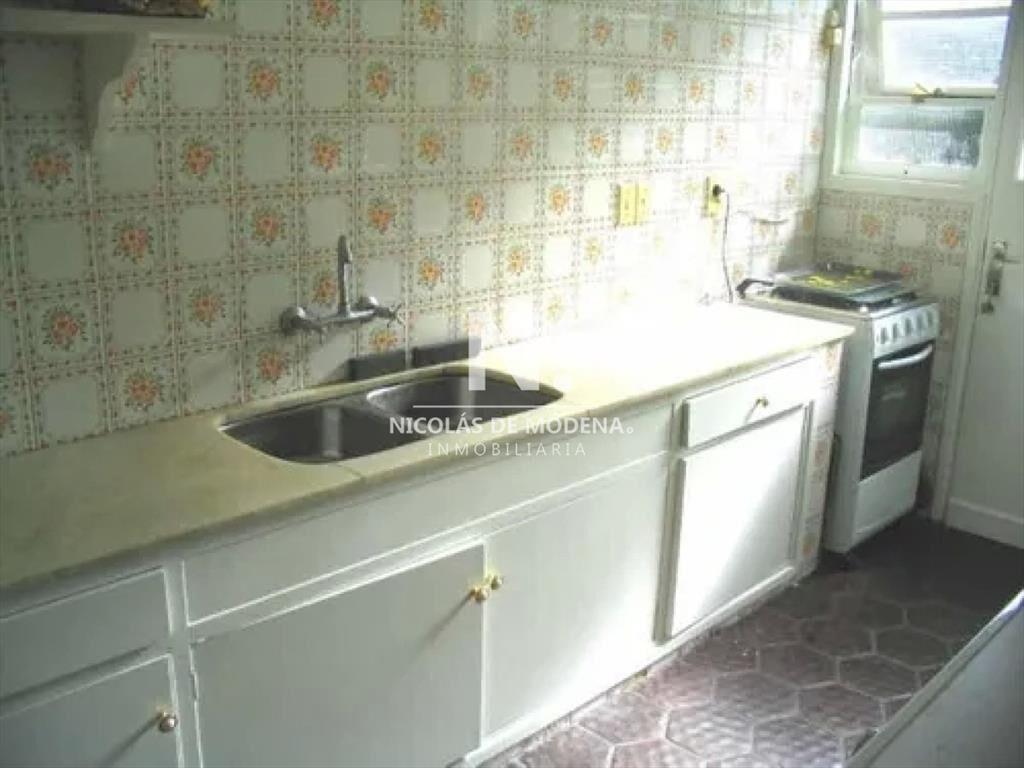 Vende casa de 3 dormitorios, con piscina y en del