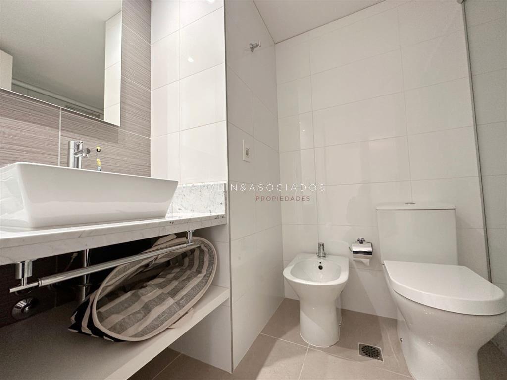 Apartamento de 3 dormitorios en suite en venta en Torre One