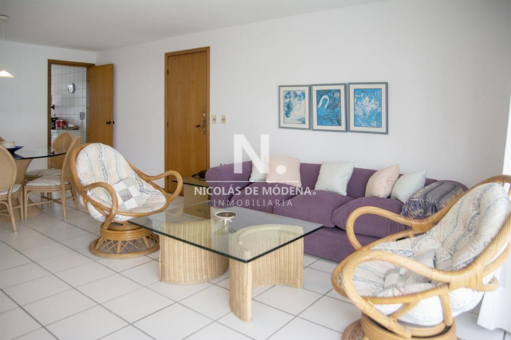 Apartamento de 3 dormitorios a la venta en playa