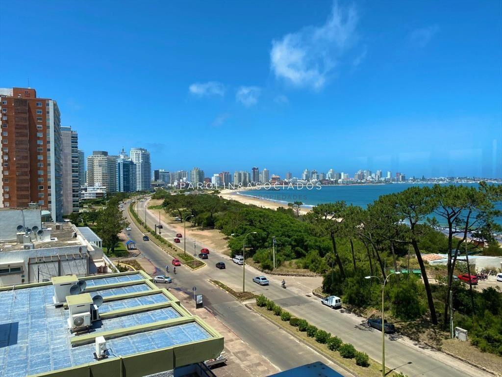 Apartamento en venta en Imarangatú, frente al