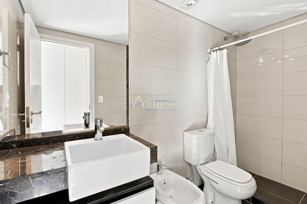 Venta Apartamento Frente al Maren Playa Mansa, 2 suites y P