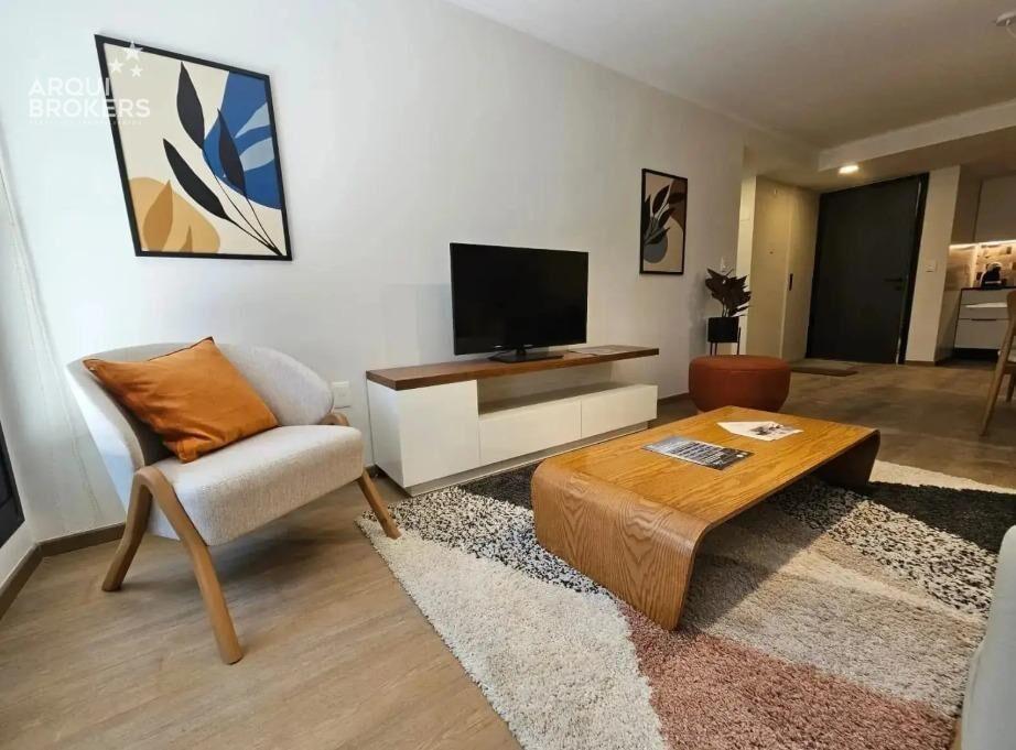 Apartamento de un dormitorio con patio en venta en Cordón -