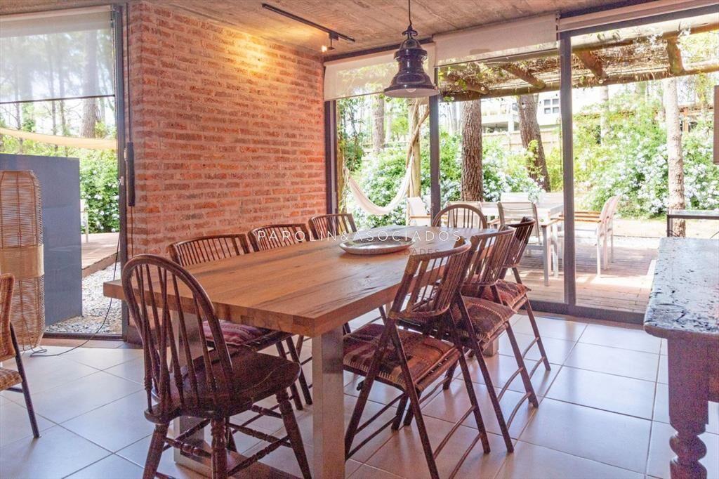 VENTA DE CASA DE 3 DORMITORIOS EN LAGUNA BLANCA