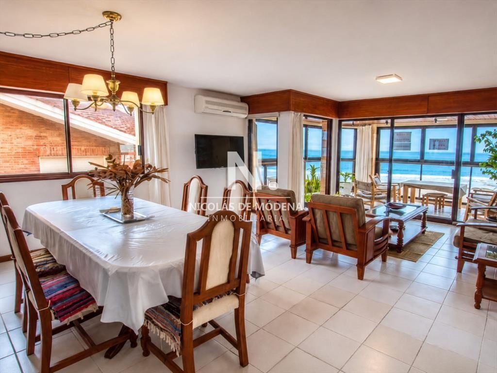 Vende apartamento impecable de 3 dormitorios con
