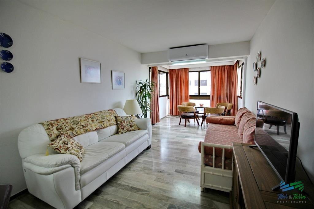 Muy  lindo apartamento ubicado sobre playa brava,