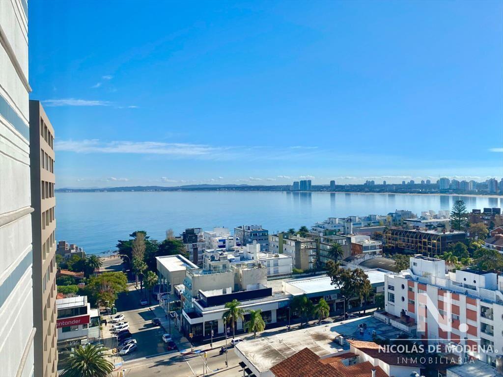 Apartamento de dos dormitorios en alquiler anual, Punta del