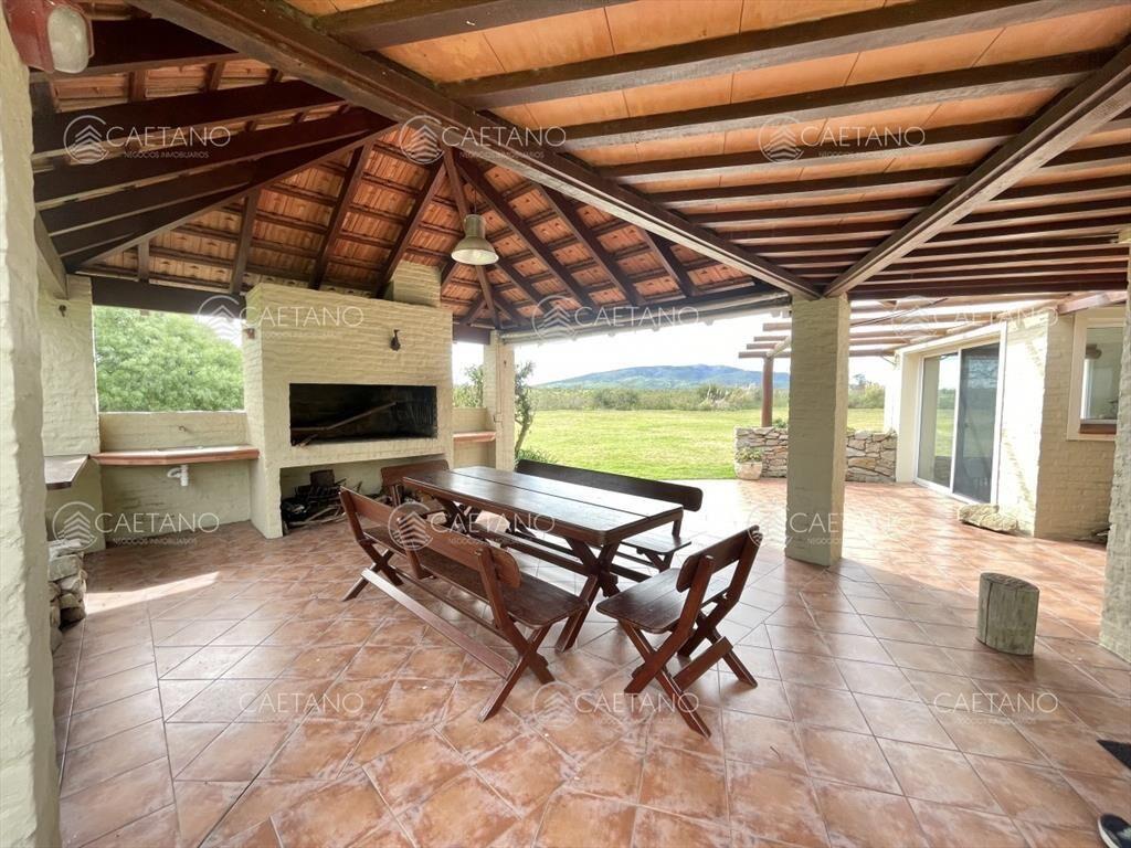 Venta casa - 4 dormitorios. Piriapolis - Bella