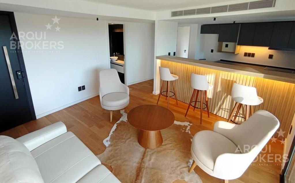 Apartamento de tres dormitorios en venta cin renta en Carra