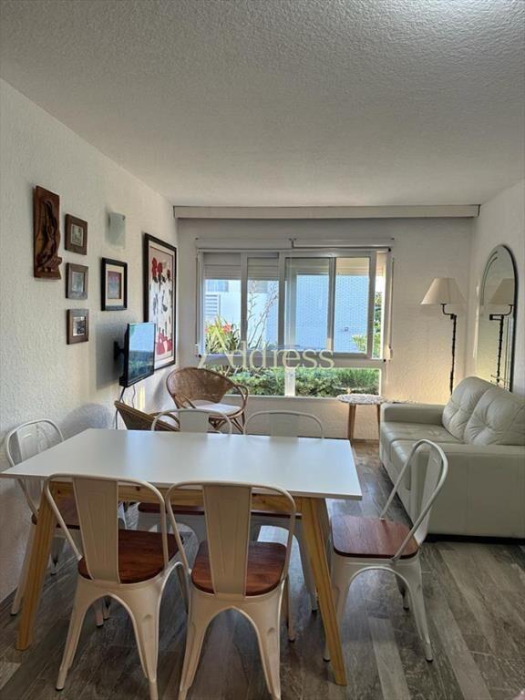 En alquiler, apartamento en parada 7 de playa