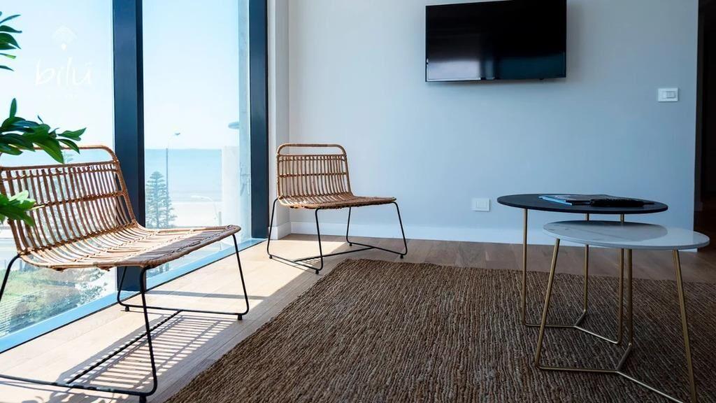 Venta apartamento de 3 dormitorios y servicio en Bilú Rivie