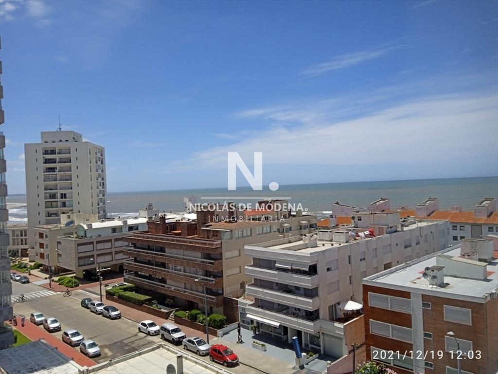 Apartamento en Peninsula. Edificio con mucama y