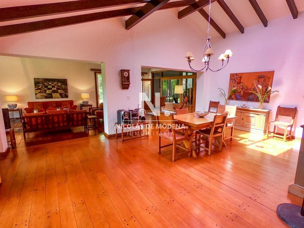 Vende casa en Cantegril, Punta del Este.