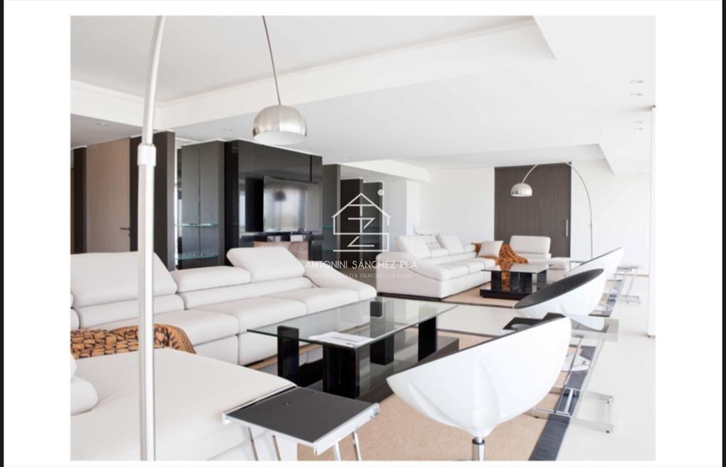 Apartamento en primera línea