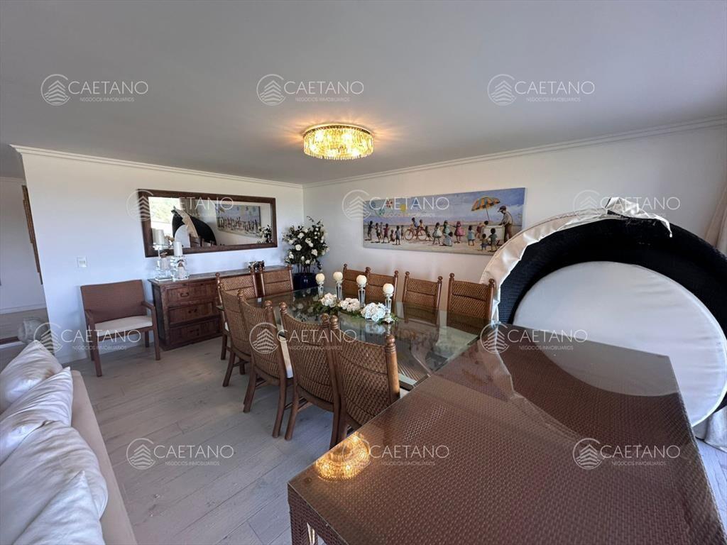 Se vende departamento de 4 dormitorios , Playa