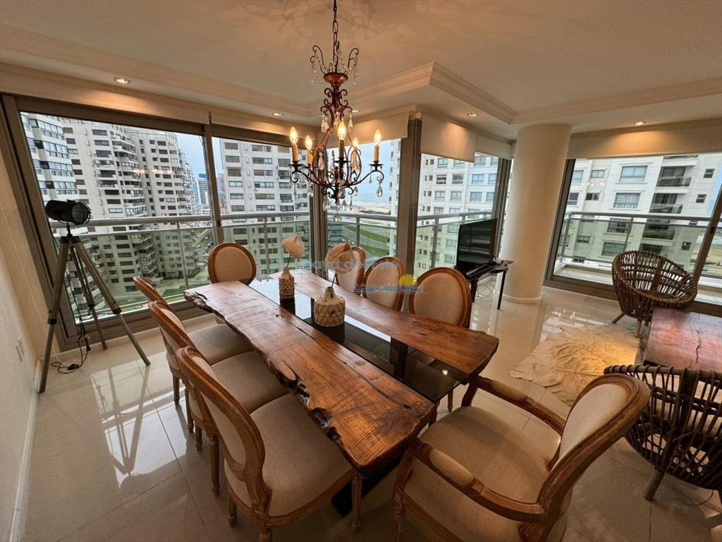 Apartamento en alquiler de temporada de 2 en , ,