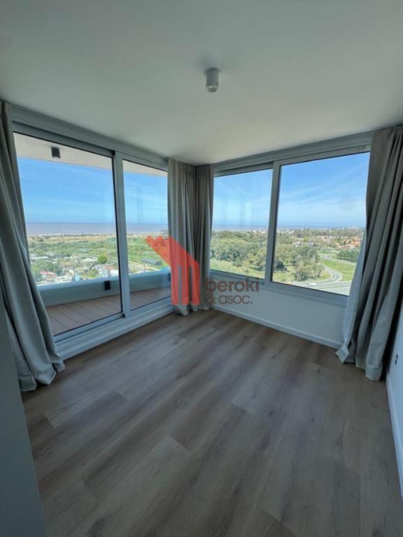 Alquiler apartamento 3 dormitorios, 2 baños, balcón, gara
