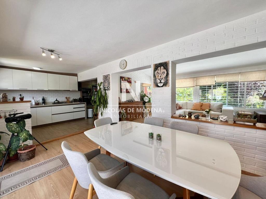 Vende Casa en Cantegril, Punta del Este de 3