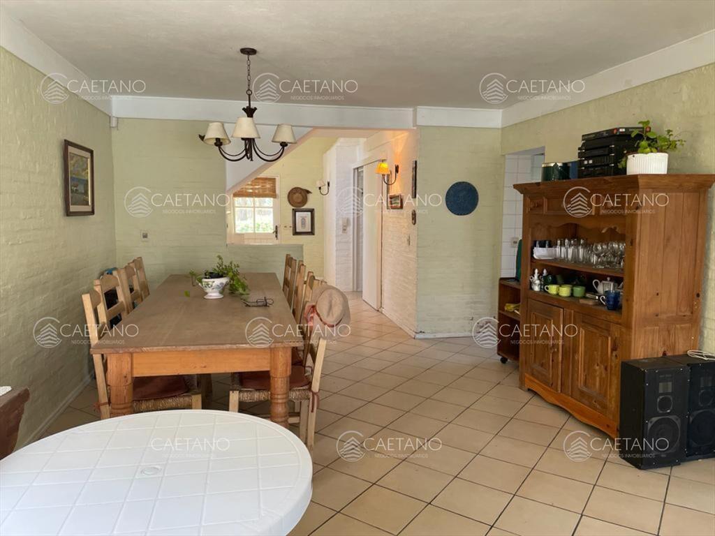 Casa en Alquiler de 4 dormitorios
