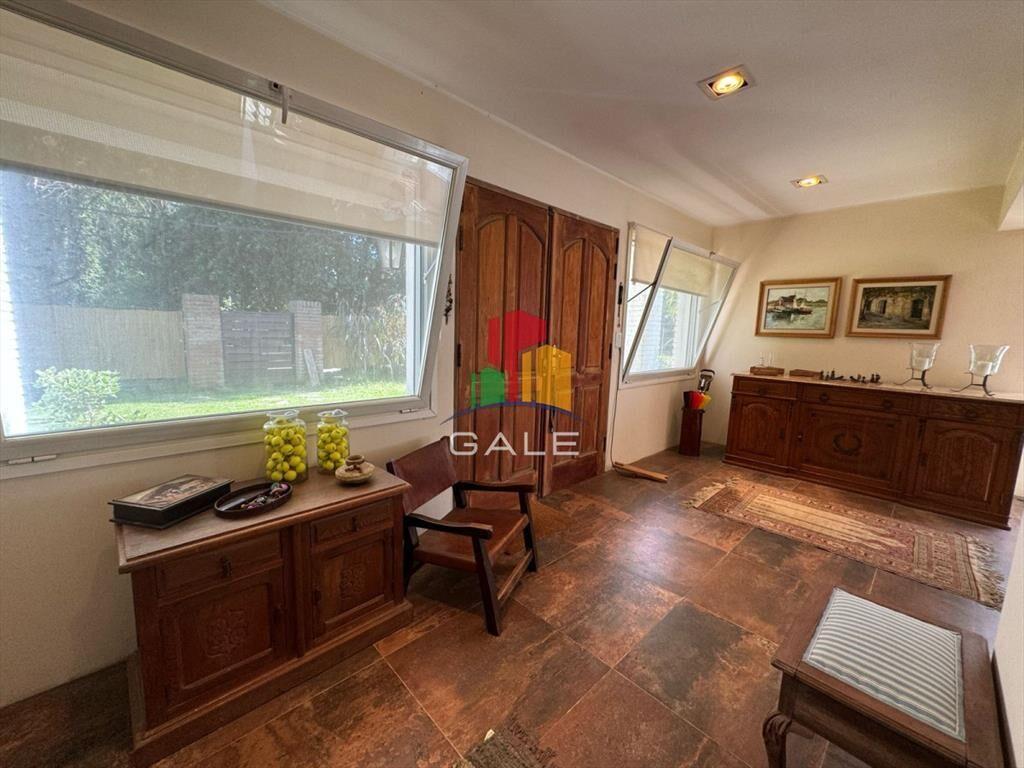 En venta casa de 3 dormitorios, con piscina y en