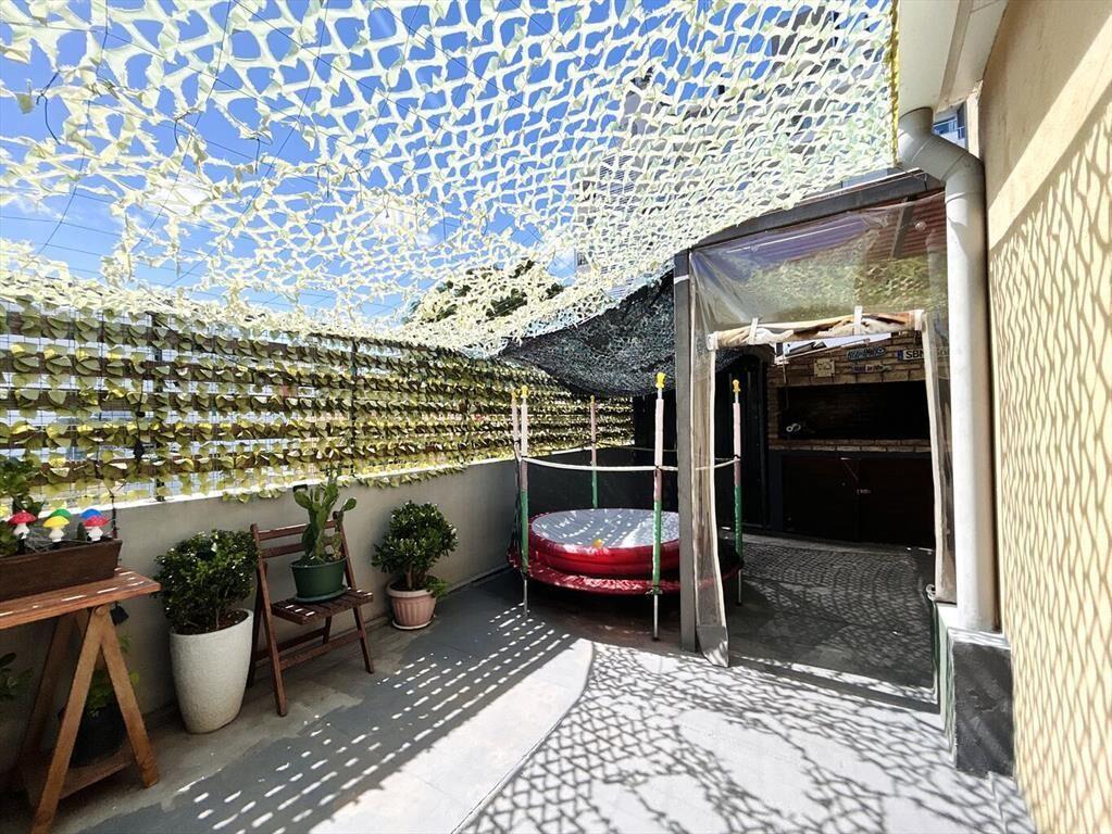 Venta casa 3 dormitorios en Tres Cruces con parrillero sin
