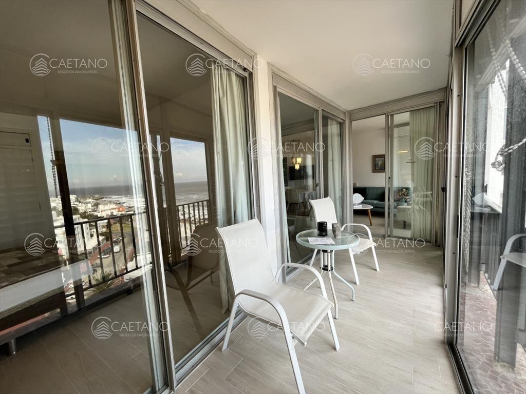 Venta apartamento 1 dormitorio y medio. Punta del