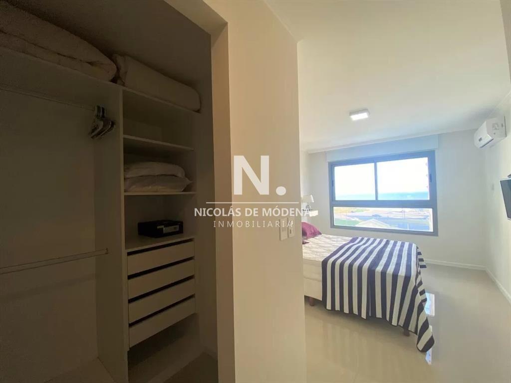Impecable departamento, comodo e iluminado.
