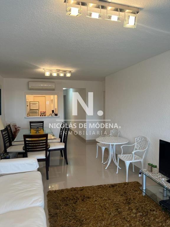 Vende apartamento de 3 dormitorios en Mansa, del