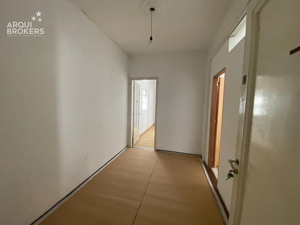 Apartamento de tres dormitorios en venta con renta en Tres