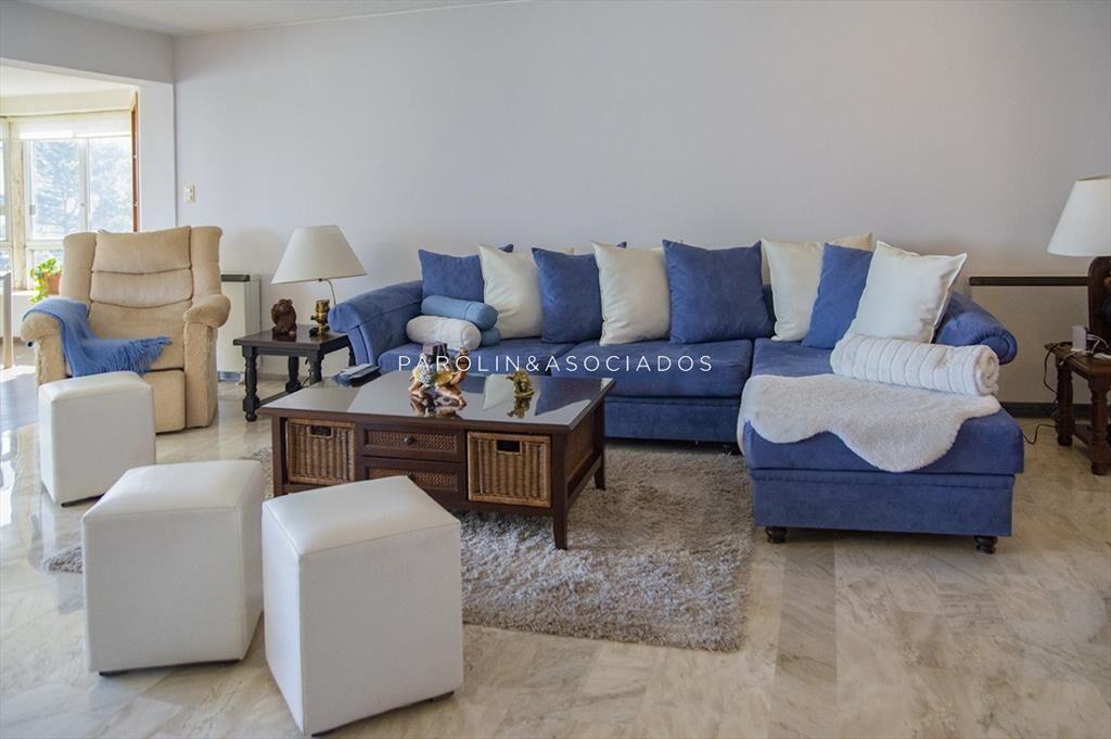 Apartamento en venta de 3 dormitorios en Center,