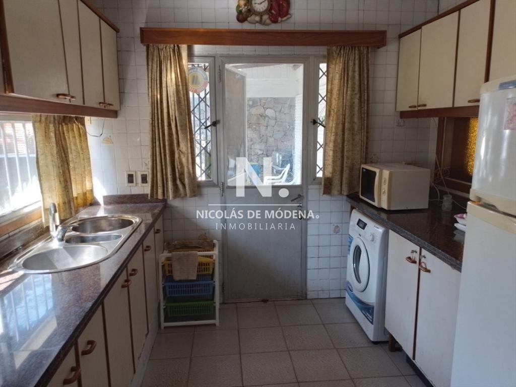 Alquila chalet de 4 dormitorios En zona residencial a metro