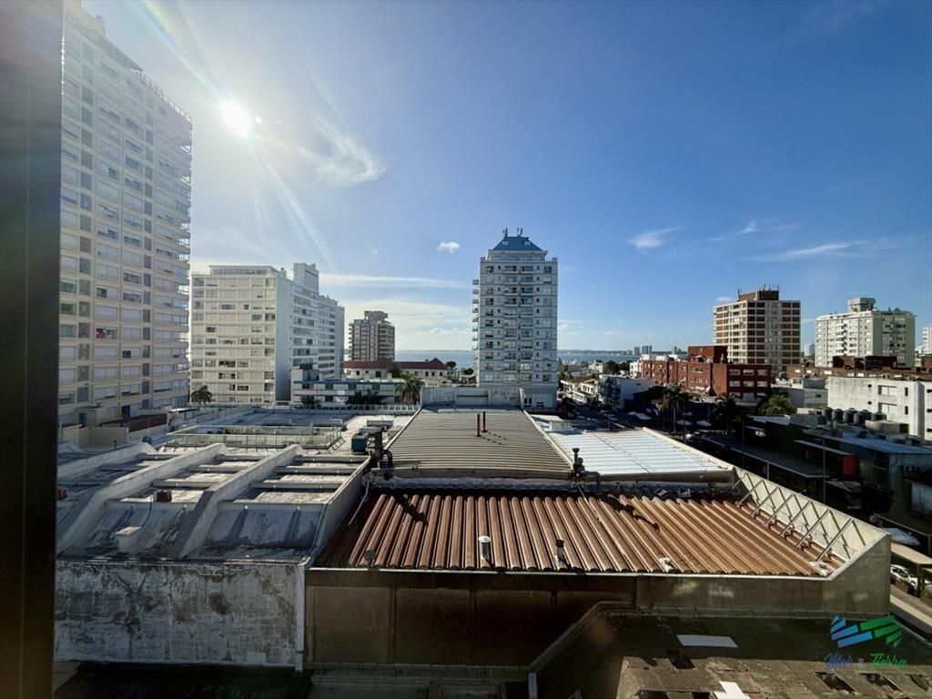 En Venta Amplio Apartamento en Torre Amalfi