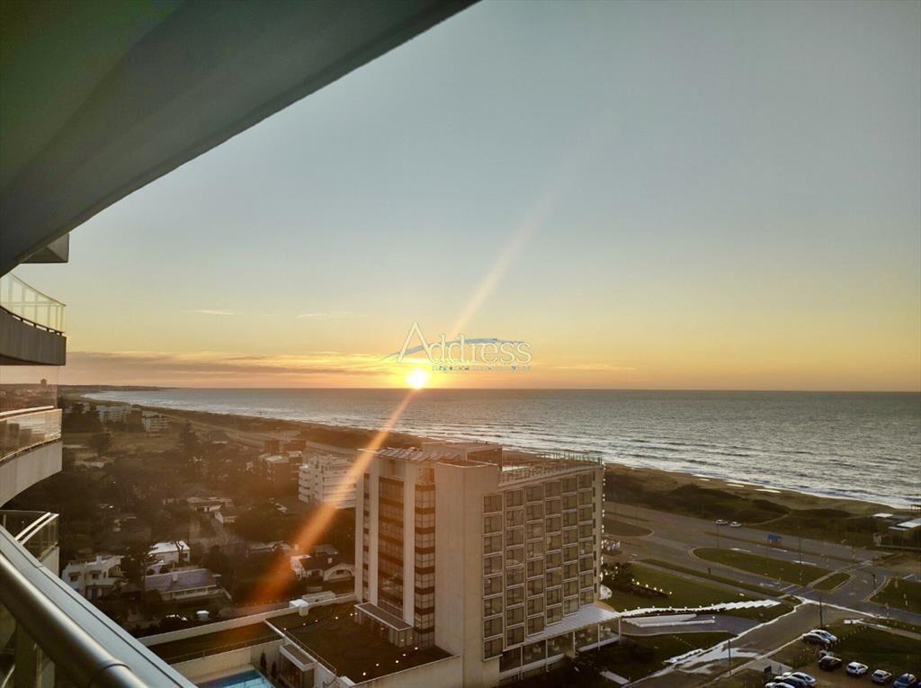Brava- Hermosa unidad en piso alto