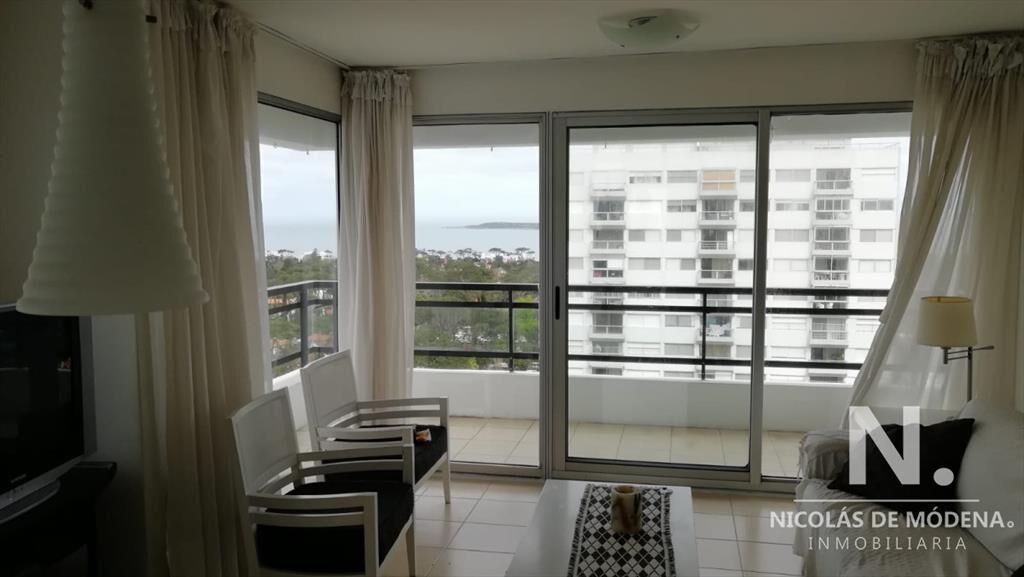 Venta de Apartamento 3 dormitorios. en Jardines del Country