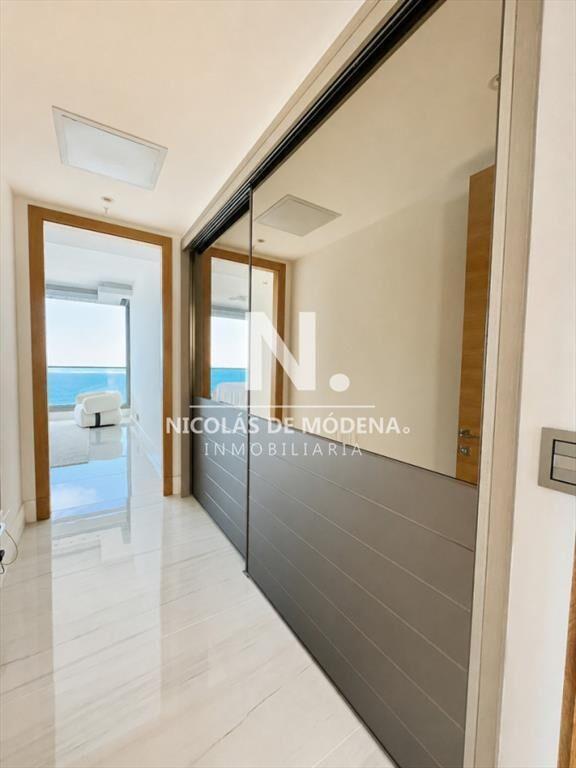 Espectacular departamento de 4 suites frente al