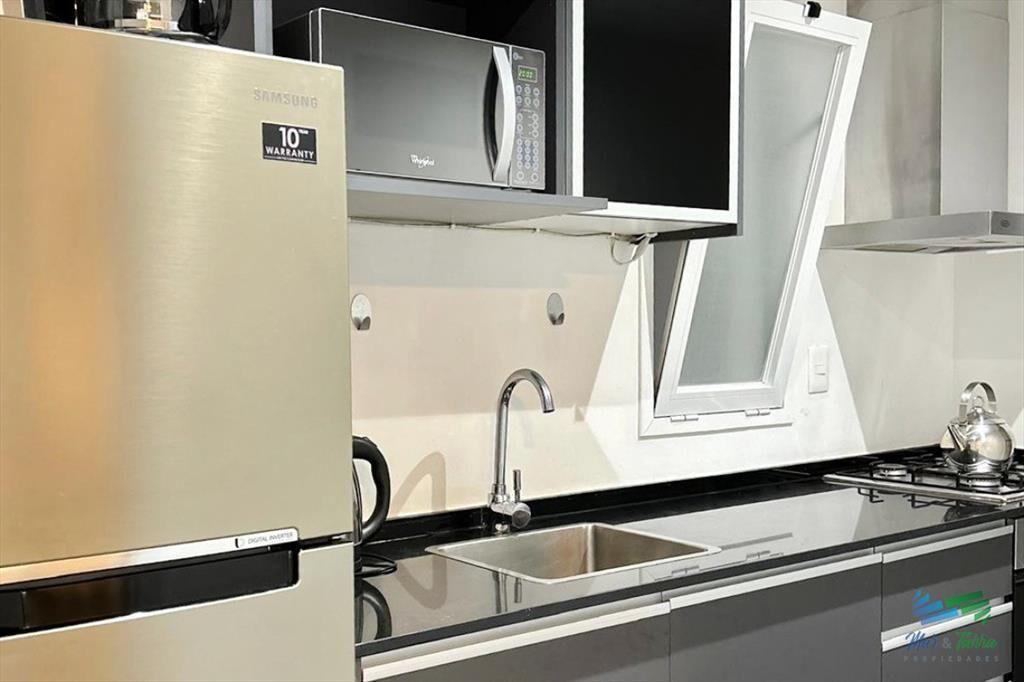 APARTAMENTO DISPONIBLE EN ALQUILER, AMPLIO, EN LA