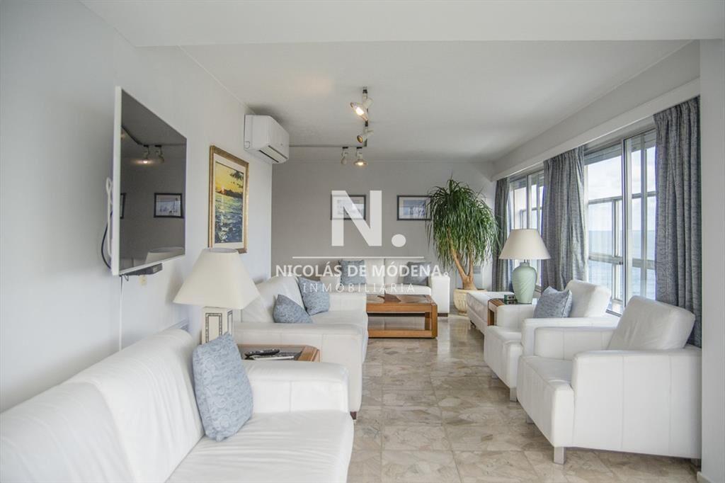 Se vende Hermoso Penthouse frente al mar de 3 con
