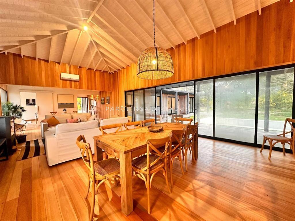 Casa en Venta de 4 Dormitorios en Laguna