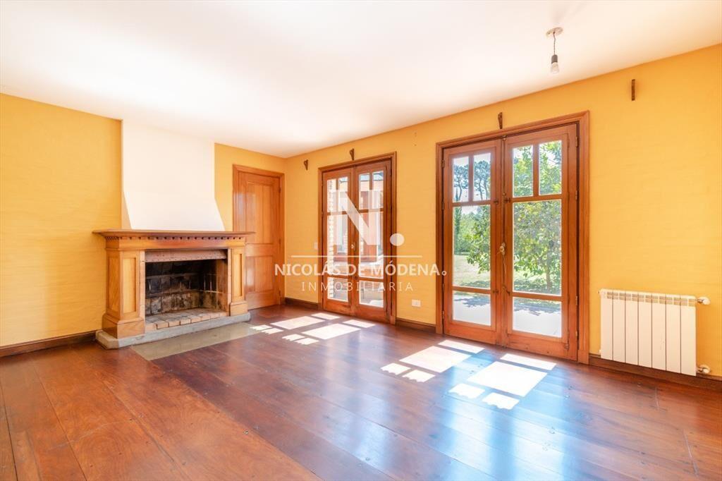 Excelente Casa de Cinco dormitorios en venta en