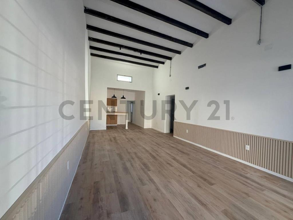 Casa a ESTRENAR/Reciclada/mt Bulevar Artigas/Cochera 2 au...