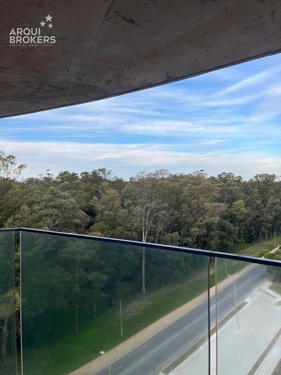 Apartamento de dos dormitorios en venta en Parque Roosevelt